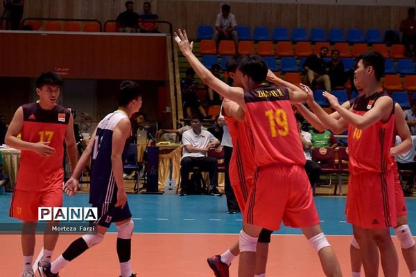 رقابت های قهرمانی والیبال نوجوانان آسیا در تبریز؛چین- تایلند