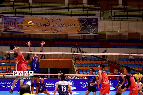 رقابت های قهرمانی والیبال نوجوانان آسیا در تبریز؛چین- تایلند