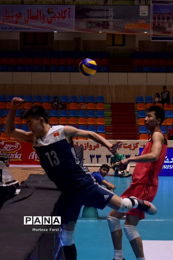 رقابت های قهرمانی والیبال نوجوانان آسیا در تبریز؛چین- تایلند