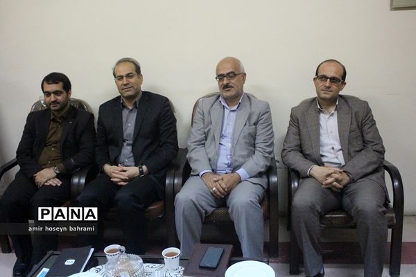 دیدار مدیرکل آموزش و پرورش همدان با رئیس سازمان دانش آموزی استان همدان