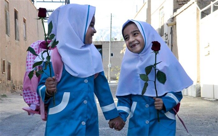 کلاس‌ اولی‌ها از فردا برای خرید کتاب ثبت‌نام کنند