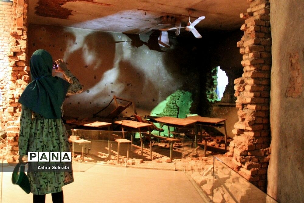 بازدید دختران اردوی ملی مناطق مرزی از اماکن دیدنی تهران