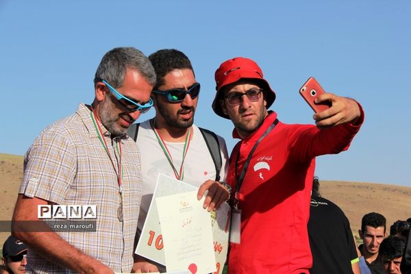 تجلیل از نفرات برتر مسابقات  بین المللی پاراگلایدر سیلوانا در آذربایجان غربی