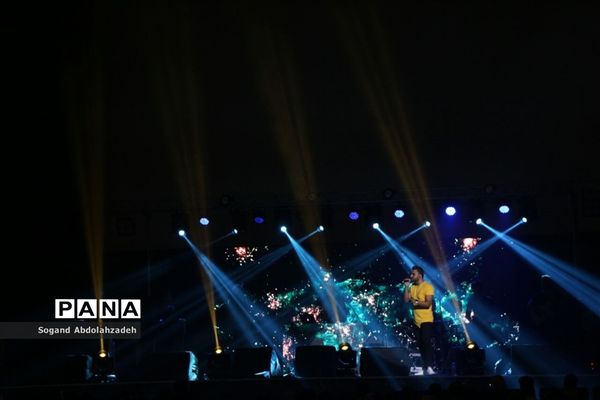 کنسرت پازل‌ بند در ساری