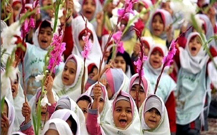 تجهیز گروه های آموزشی ابتدایی استان همدان به کیت های آموزشی ویژه دانش آموزان دیرآموز