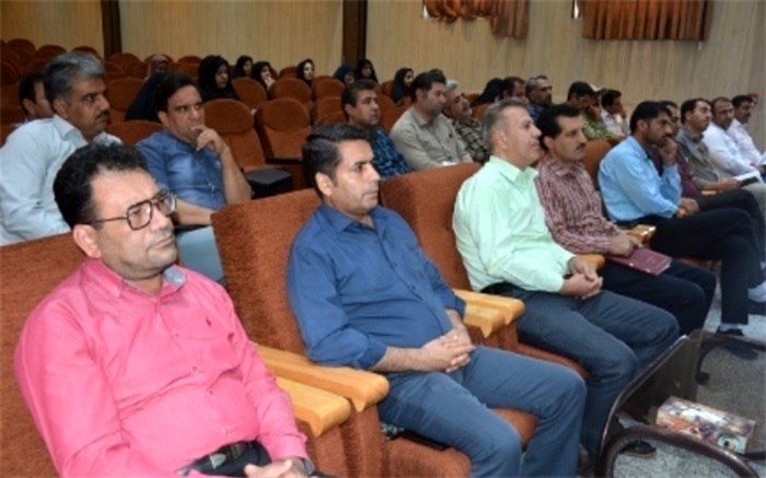 جلسه هدایت تحصیلی برای مدیران دوره اول متوسطه منطقه پیربکران برگزار شد