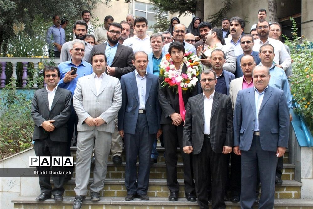 استقبال و تجلیل از «محمد شریفی کیاسری» دانش‌آموز برنده مدال طلای المپیاد جهانی ریاضی