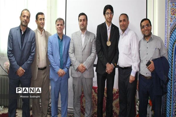استقبال و تجلیل از «محمد شریفی کیاسری» دانش‌آموز برنده مدال طلای المپیاد جهانی ریاضی