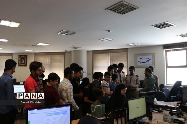 بازدید دانش‌آموزان پسر دوره‌های تابستانه سازمان دانش آموزی از موسسه فرهنگی شهر آرا مشهد