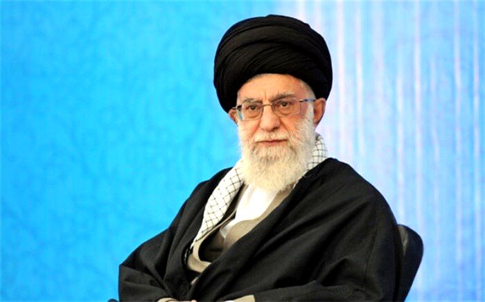 رهبر انقلاب: آن کسانی که سیاست را از اسلام جدا می‌کنند اسلام را نفهمیده‌اند