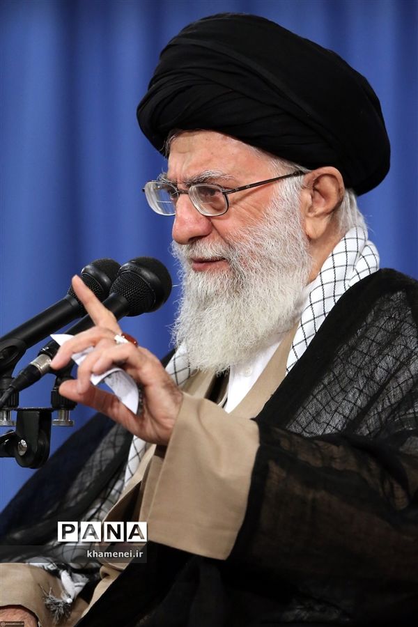 دیدار کارگزاران حج با  رهبر انقلاب اسلامی