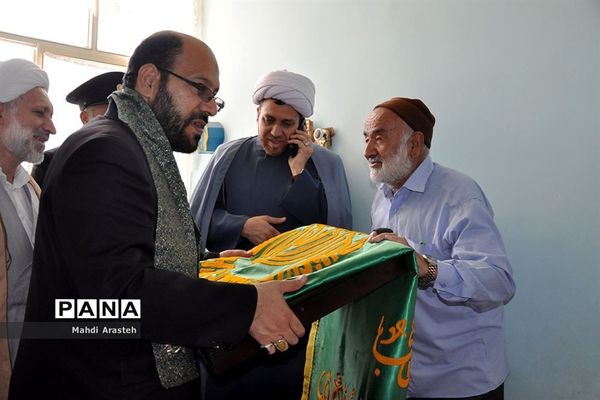 دیدار خادمان رضوی با خانواده شهید عربزاده