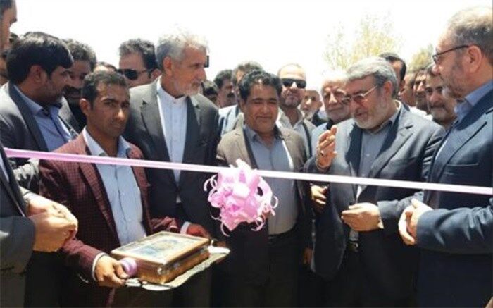 بازارچه مرزی تخت عدالت در شهر دوست محمد شهرستان هیرمند، در شمال سیستان و بلوچستان با حضور وزیر کشور به بهره برداری رسید