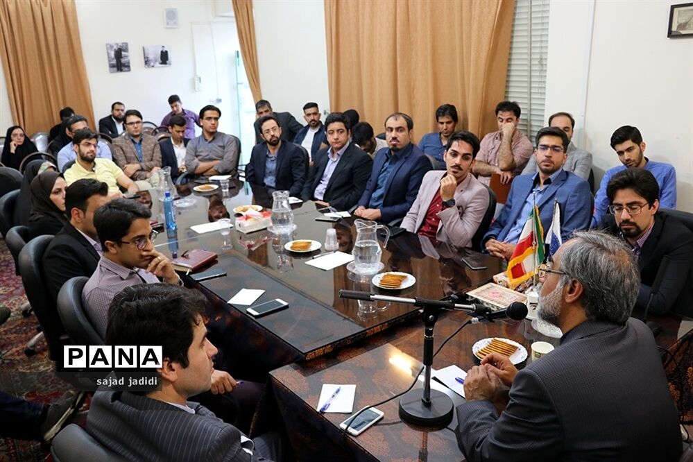 برگزاری چهارمین نشست دانشجویی 《موذن در خواب》 با موضوع عملکرد وزارت خارجه
