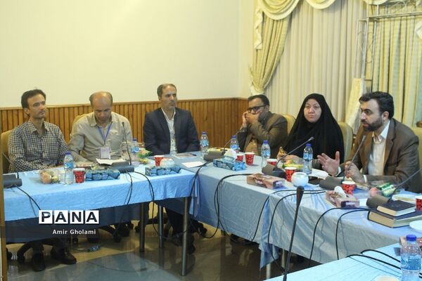 جلسه‌ توجیهی سرپرستان استان های حاضر در اردوی ملی مناطق مرزی