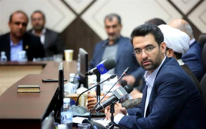آذری جهرمی: بستن فضای مجازی کار تنبل هاست