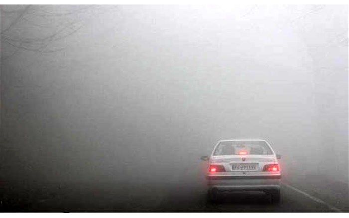 مه‌گرفتگی و باران در جاده‌های شمالی