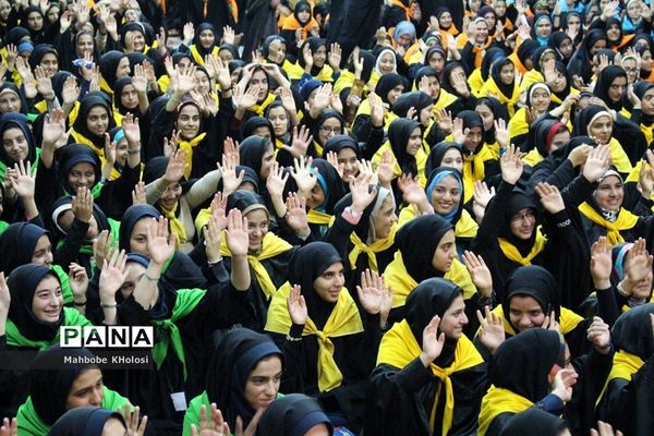 سیزدهمین دوره اردوی زیارتی دانش آموزان دختر زیارت اولی