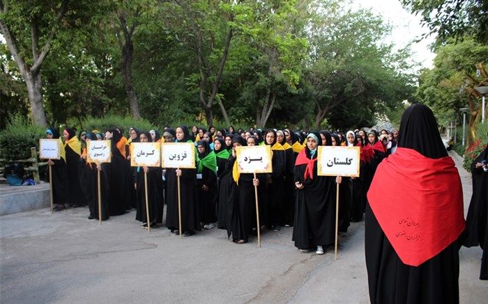 میگن امام به زیارت‌اولی‌ها نگاه ویژه‌ای داره؛ انگار خبریه؛ آقا به دلم رو کرده...