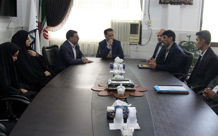 دیدار مدیر کل آموزش و پرورش با نمایندگان نهمین دوره  مجلس دانش آموزی استان قم