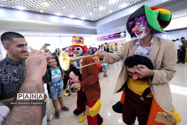 استقبال از مسافران جشنواره تابستانی کیش