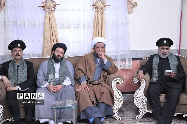 اهدای مدال افتخار رضوی به  جانباز35درصد نهبندانی