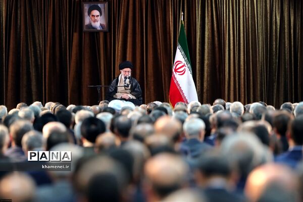 دیدار وزیر امور خارجه، سفیران و مسئولان نمایندگی‌های ایران در خارج از کشور با مقام معظم رهبری