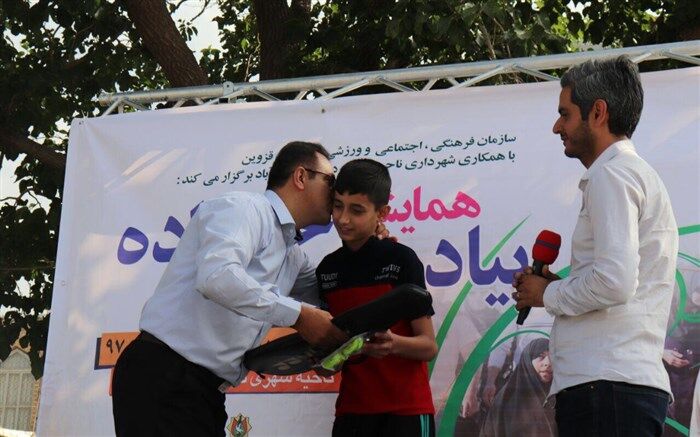همایش پیاده روی خانوادگی در ناحیه منفصل شهری ناصر آباد برگزارشد