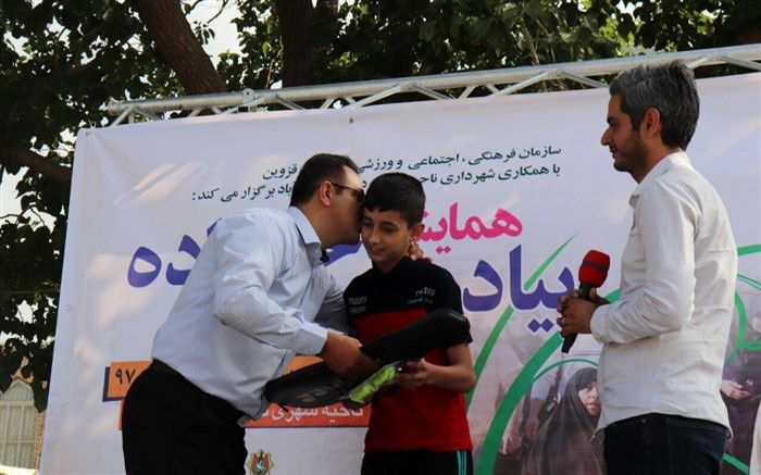 همایش پیاده روی خانوادگی در ناحیه منفصل شهری ناصر آباد برگزارشد