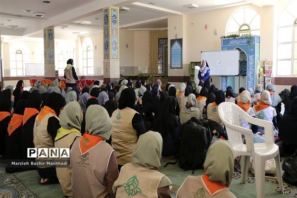 نخستین روز از اردوی دختران پیشتاز