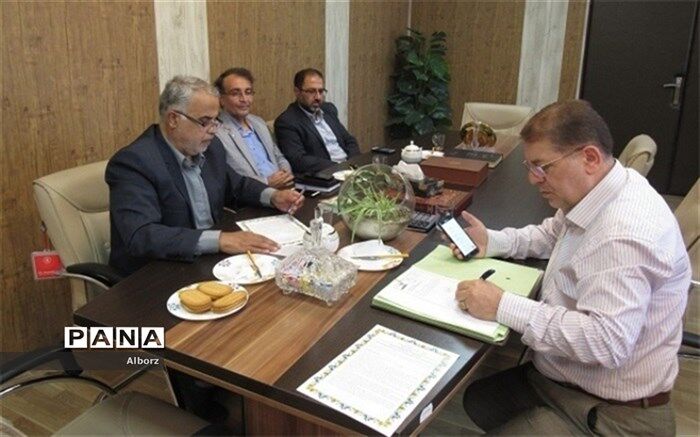 انعقاد توافق نامه شتاب بخشی به فعالیت های سواد آموزی در ناحیه 4 کرج