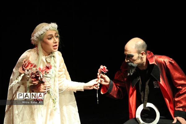 اجرای تئاتر «هملت»