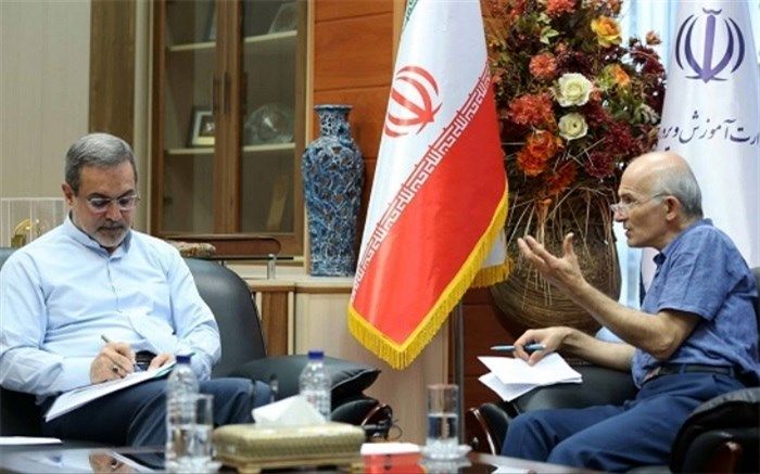 بررسی راه‌های ارتقای آموزش‌وپرورش در گفت‌وگوی سیدمحمدبطحایی با یک جامعه‌شناس