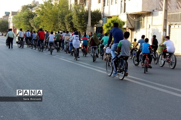همایش هفتگی یک روز بدون خودرو در اسلامشهر