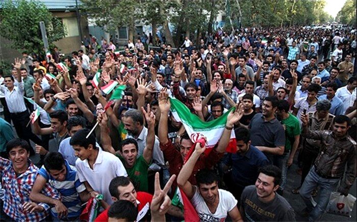 نجفی توانا، روانشناس:‌ برگزاری کنسرت‌های خیابانی می‌تواند شادی را به جامعه برگرداند