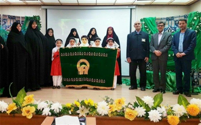 بوسه  تربت  جامی ها برپرچم متبرک امام رضا (ع)