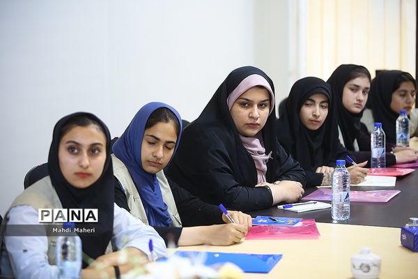 آموزش خبرنویسی و عکاسی خبری ویژه دانش آموزان شهرستان محمودآباد