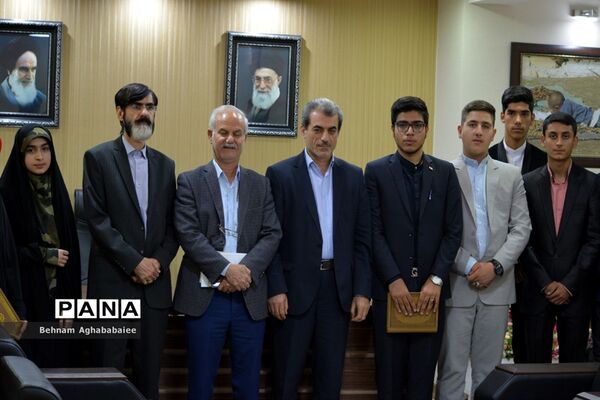 دیدار نمایندگان مجلس و مجمع دانش آموزی خوزستان با مدیرکل آموزش و پرورش و استاندار