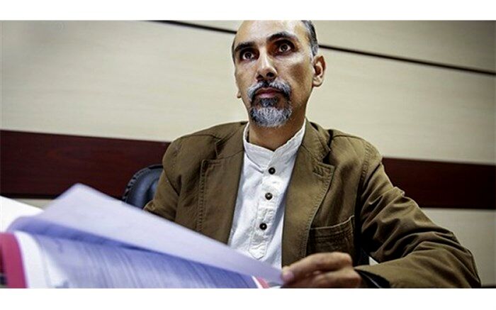 ترک همدانی،  وکیل دادگستری: آماده‌ایم مستندات مضر بودن پارازیت‌ها را به وزیر ارتباطات بدهیم