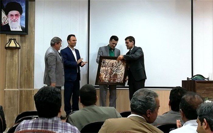 مراسم تکریم و معارفه معاون پشتیبانی آموزش و پرورش پاکدشت برگزار شد