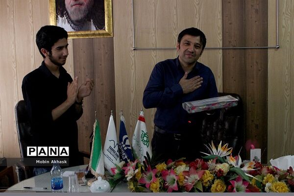 نشست صمیمی خبرنگاران پانا با علیرضا رنجی پور، بازیگر و طنز پرداز