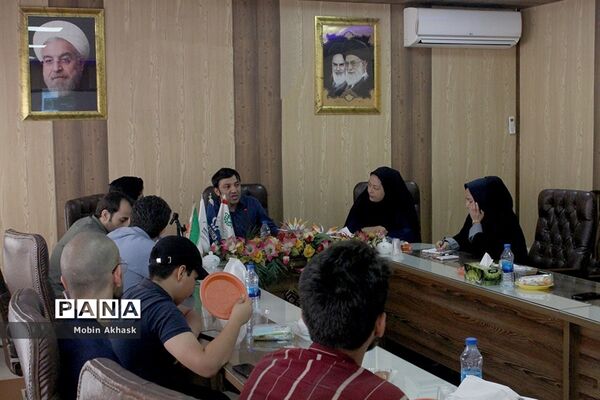 نشست صمیمی خبرنگاران پانا با علیرضا رنجی پور، بازیگر و طنز پرداز