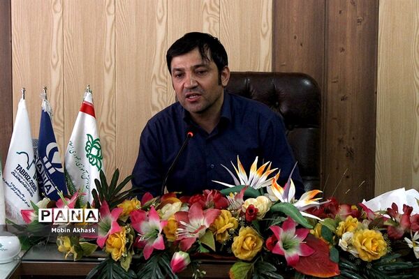 نشست صمیمی خبرنگاران پانا با علیرضا رنجی پور، بازیگر و طنز پرداز
