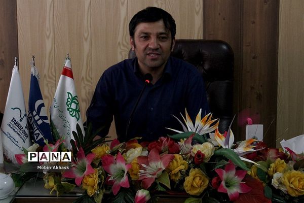 نشست صمیمی خبرنگاران پانا با علیرضا رنجی پور، بازیگر و طنز پرداز