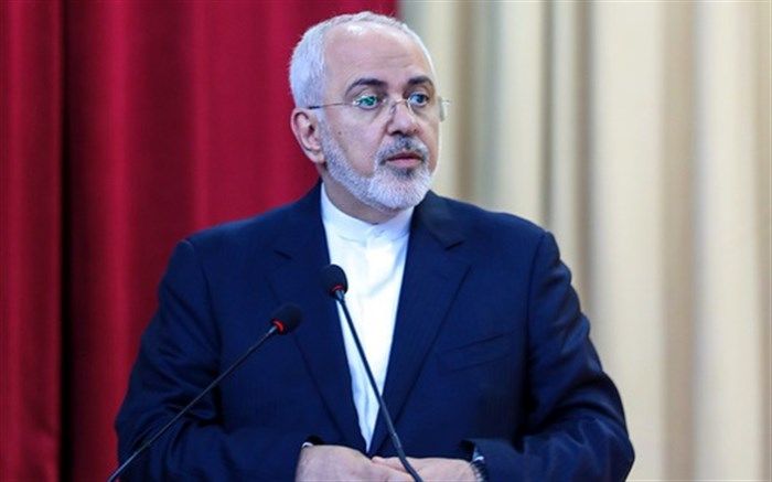 ظریف: نیروی دریایی آمریکا راهش را در خلیج فارس پیدا نمی‌کند