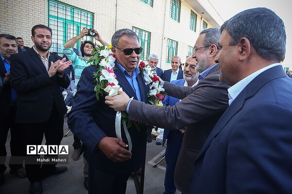بازدید وزیر آموزش و پرورش از پروژه‌های عمرانی استان کرمان
