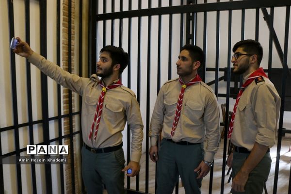 بازدید دانش آموزان پیشتاز هشتمین اردوی ملی از باغ موزه قصر