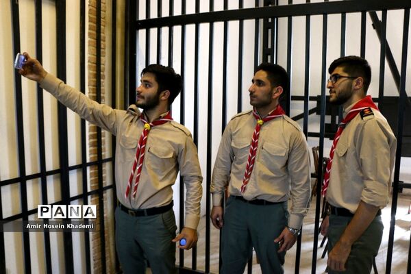 بازدید دانش آموزان پیشتاز هشتمین اردوی ملی از باغ موزه قصر