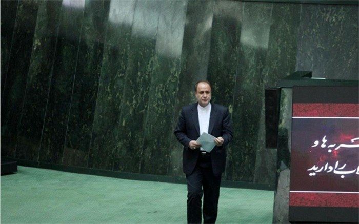 رئیس فراکسیون اصولگرایان مجلس:  شأن رئیس‌جمهوری در مجلس باید رعایت شود چراکه شأن او شأن مردم  است