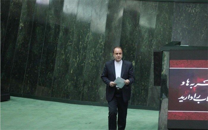 رئیس فراکسیون اصولگرایان مجلس:  شأن رئیس‌جمهوری در مجلس باید رعایت شود چراکه شأن او شأن مردم  است
